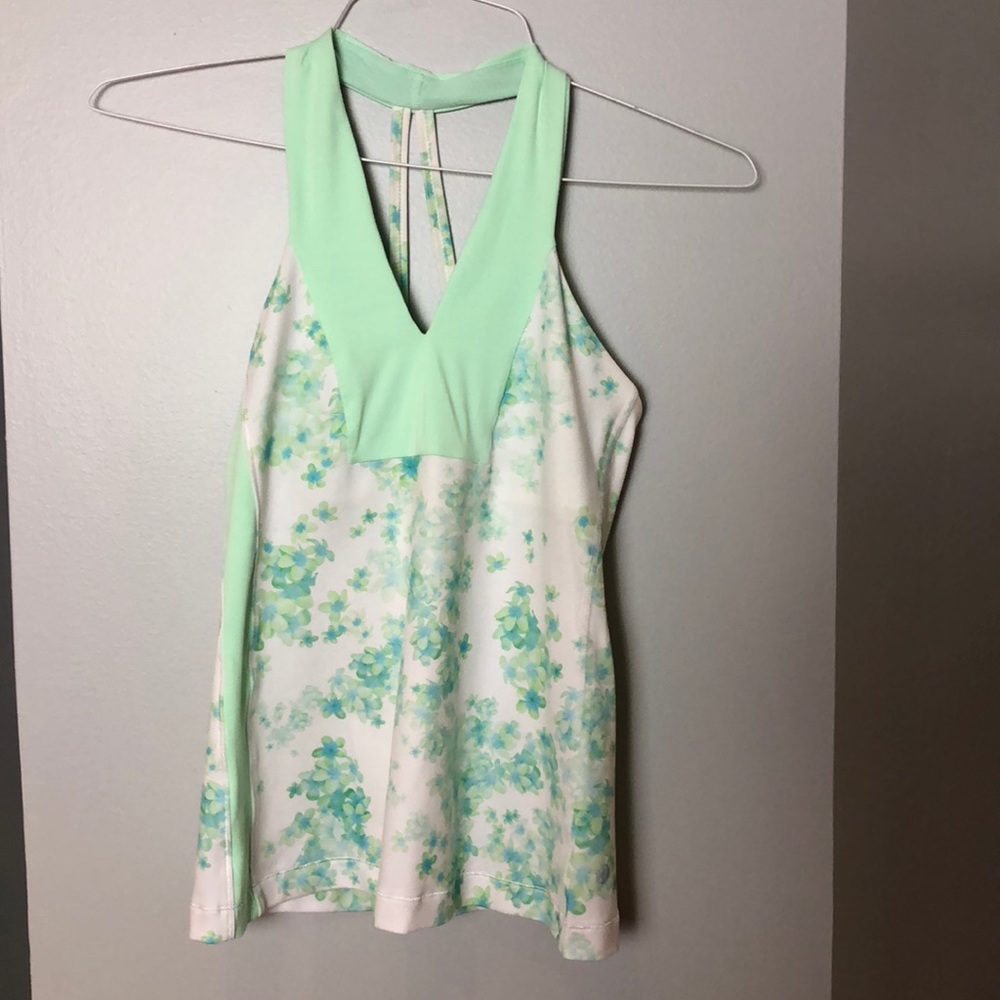 LULU Lemon top in mint green floral